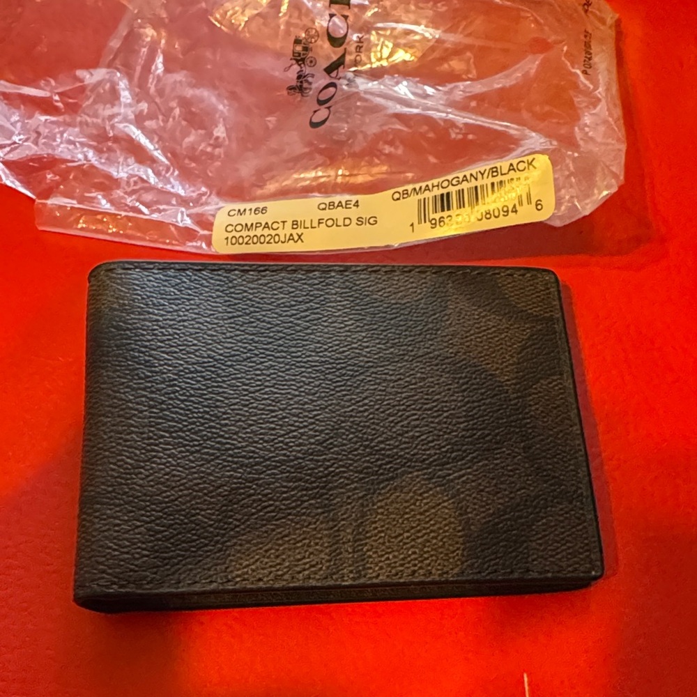 Coach Black Pebble Leather Compact Billfold Money Clip